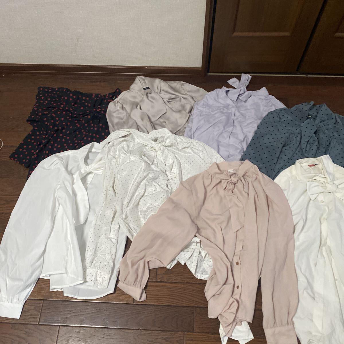 Preview of [Sizes 9-11] Used receptionist/office lady uniform, workwear, Lolita ribbon blouses (8 pieces)