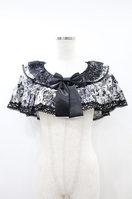 Preview of metamorphose / 【プラスサイズ】ロザリーフリルケープ プラスサイズ オパールグレー(Opal Gray) H-26-09-13-018-ME-JA-NS-ZH