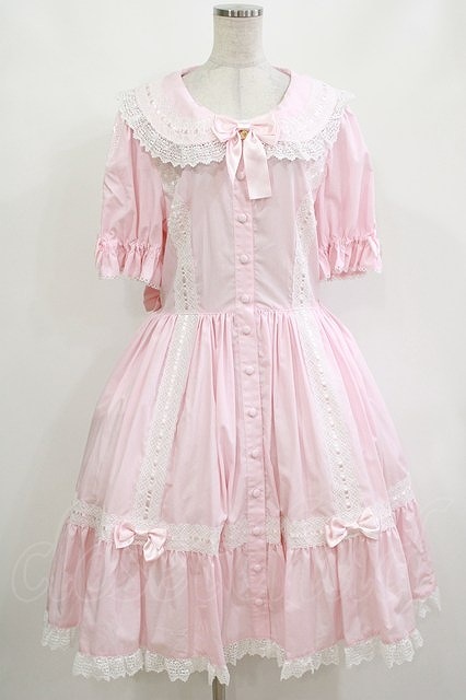 Preview of metamorphose / 【プラスサイズ】はしごレース丸襟半袖ワンピース プラスサイズ ピンク H-26-10-12-1002-ME-OP-NS-ZH