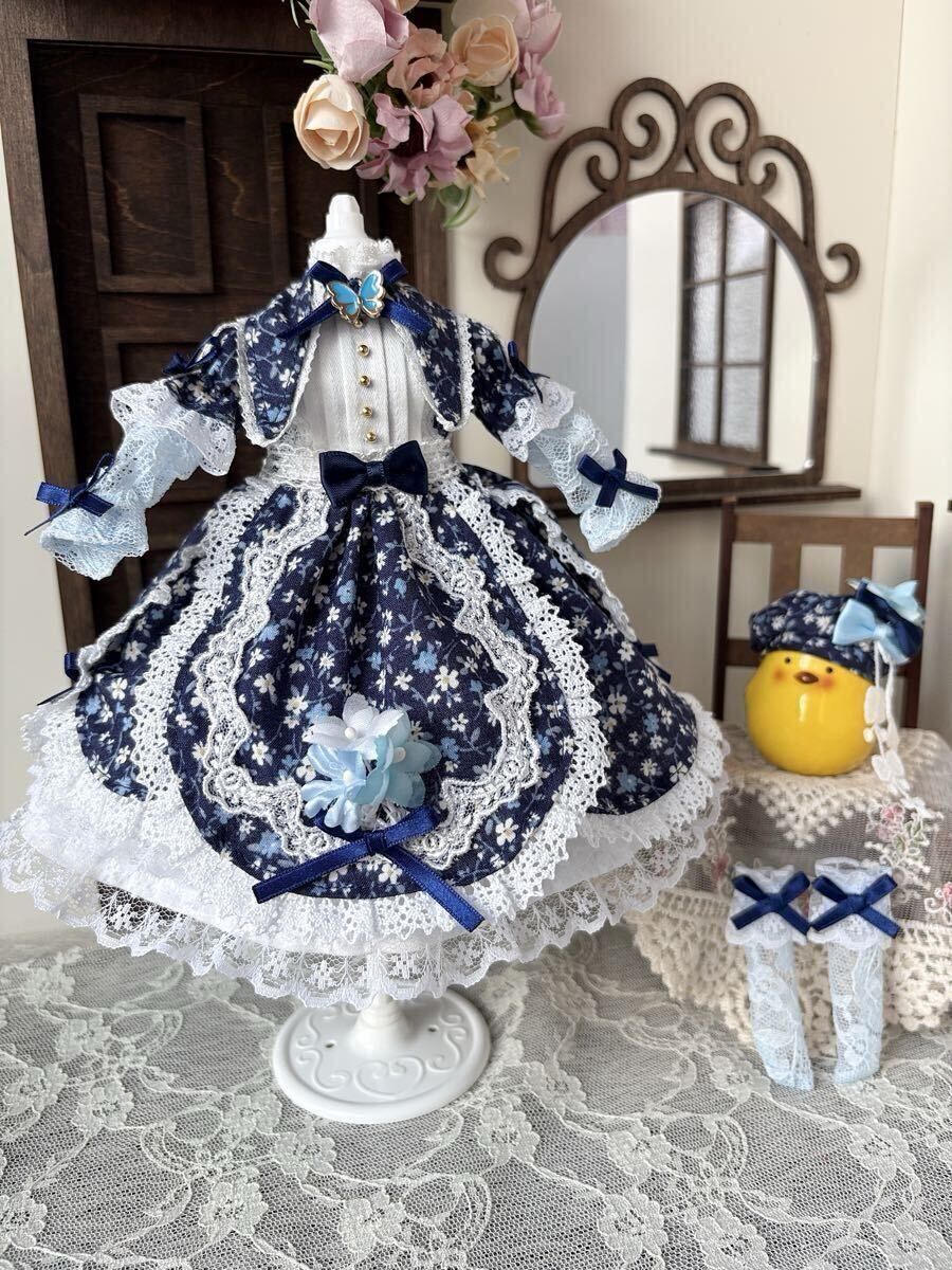 Preview of Classical Lolita-style navy floral dress set *27cm doll size* Free shipping *momo studio*