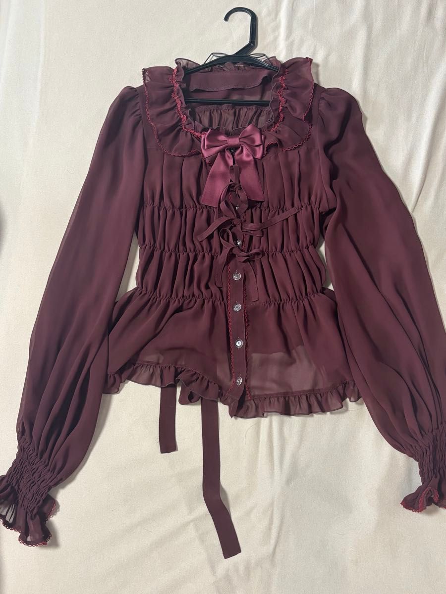 Preview of Square-cut frill blouse Metamorphose