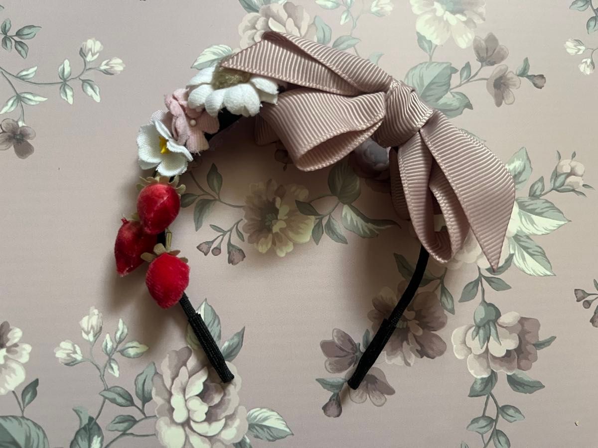 Preview of ネオブライス サイズ いちごモチーフ 花飾り リボン カチューシャ ヘアアクセサリー