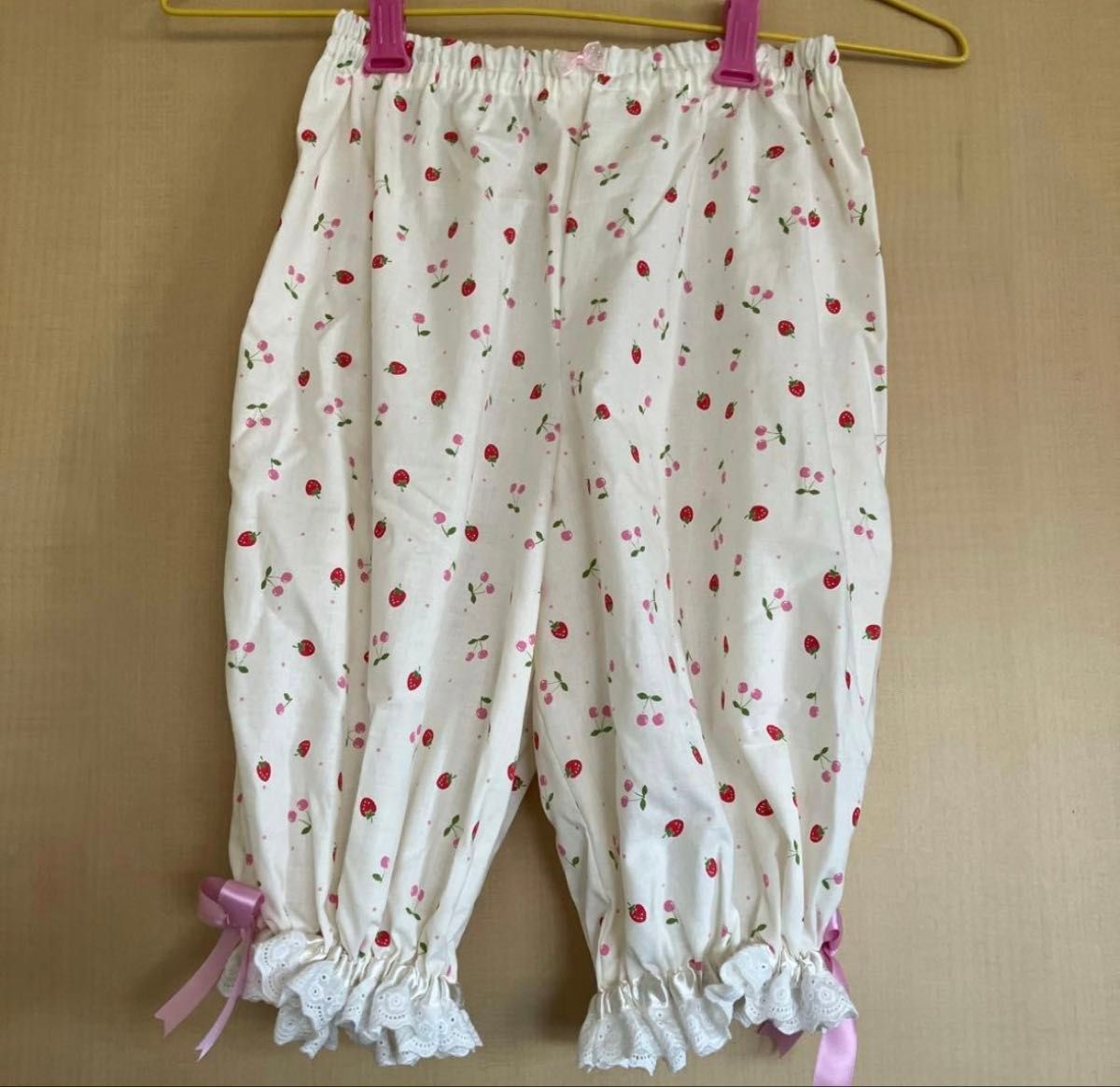 Preview of さくらんぼ柄 ペチパンツ ロリータ フリル リボン付き ホワイト 【アイボリーいちごチェリー柄】ドロワーズ【手作りミディアム】