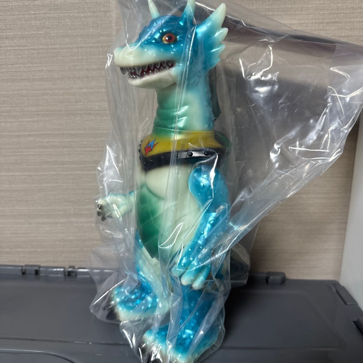 meteoritetoy 巨獸テキラ ILUILU zollmen