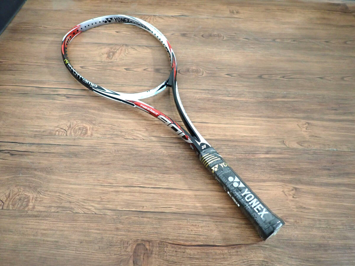 YONEX