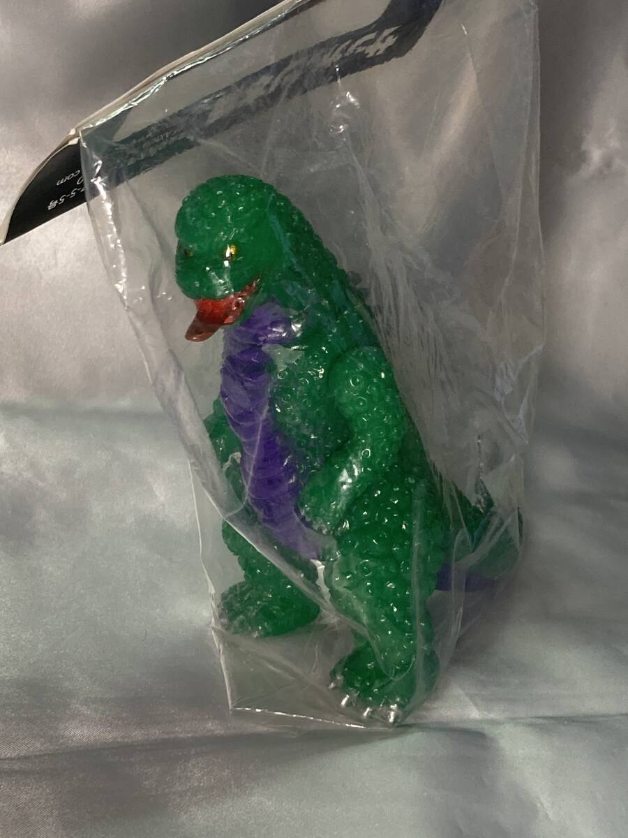 ナイスミドルソフビシリーズ 宇宙生物ソラス(緑成型/金&amp;銀スプレー) THE 地球防衛軍 完成品 ソフビフィギュア サンガッツ本舗 サンガッツ本舗 『THE 地球防衛軍』 宇宙生物ソラス - 無気力な