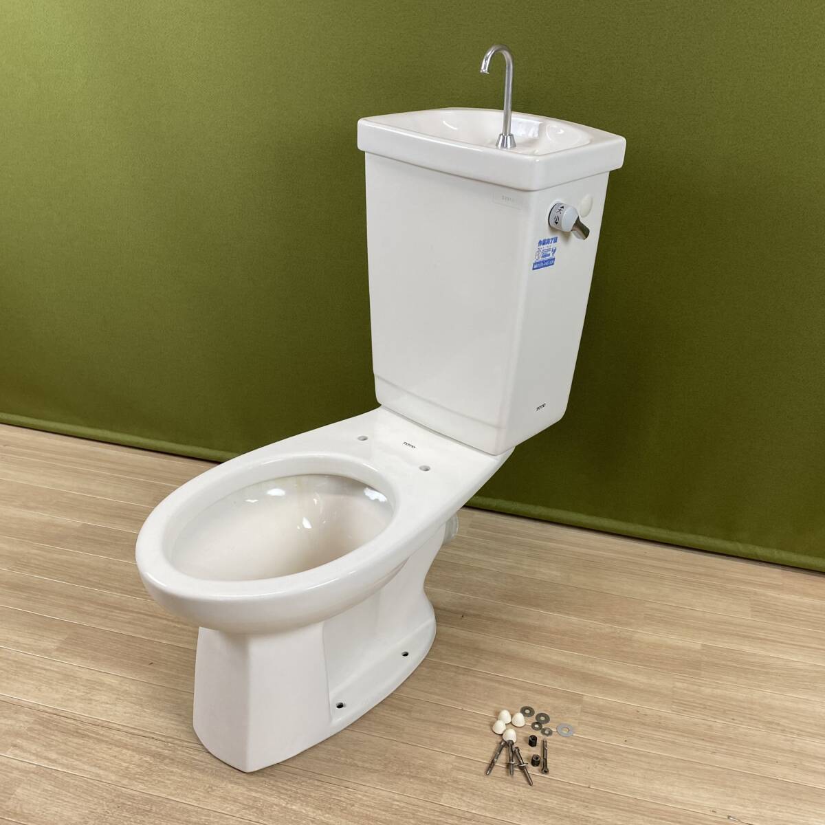【中古】★TOTO★トイレ便器！洋式便器 C14★S670 タンク セット 中古床下排水TOTO☆トイレ便器 S670！洋式便器 ☆タンク セット