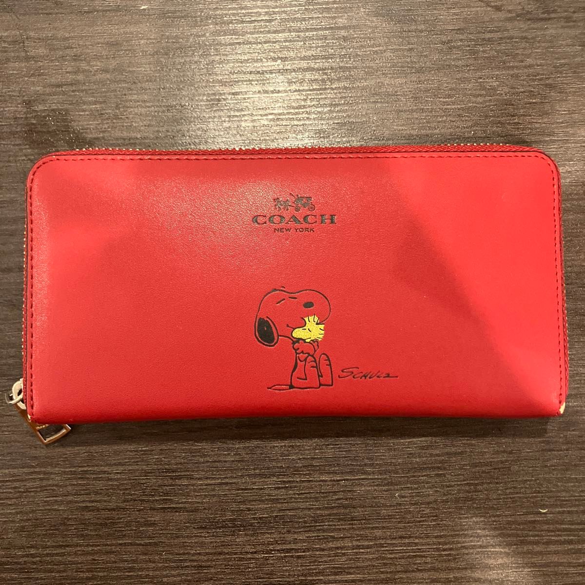 COACH スヌーピー 二つ折り財布 スキー柄 グレー | Shop at