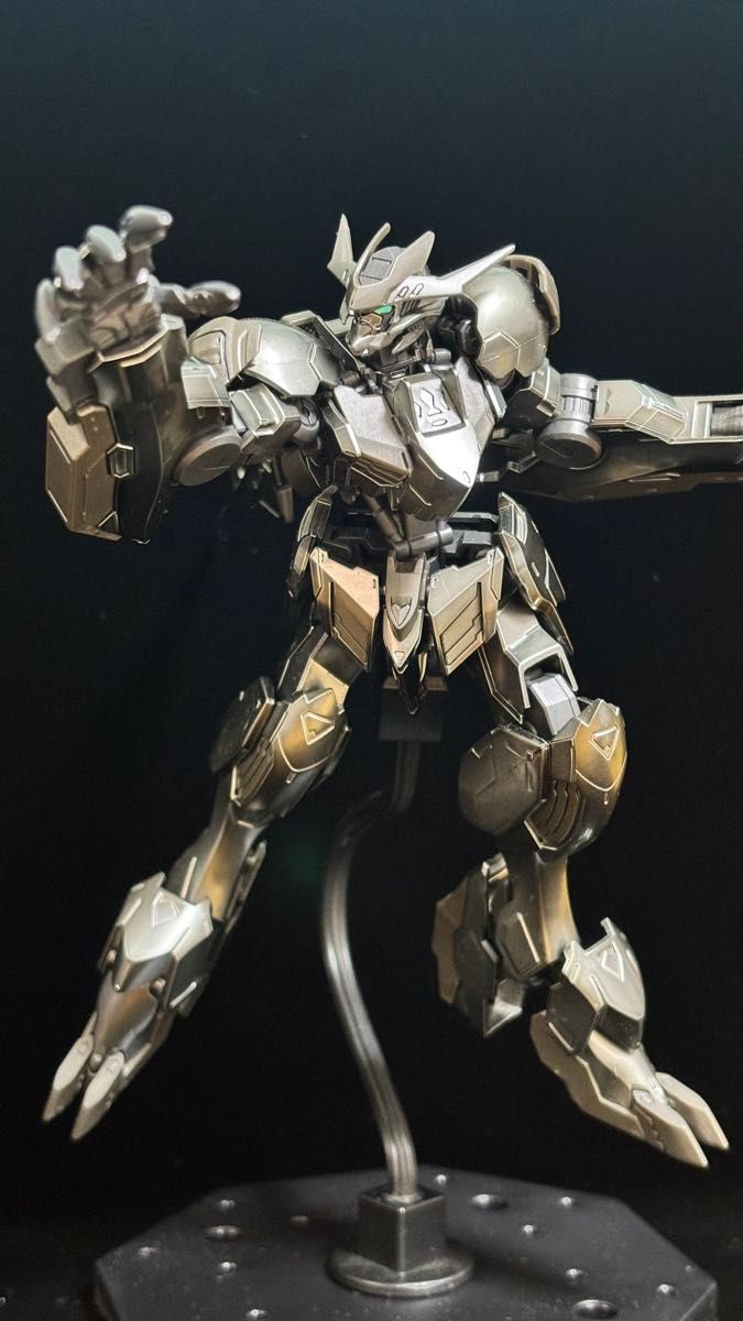HG ガンダム・バルバトス ガンプラ 塗装済 完成品 オルフェンズ ガンダム HG 1/144 ガンダムバルバトス 塗装済み完成品 鉄血のオルフェンズ
