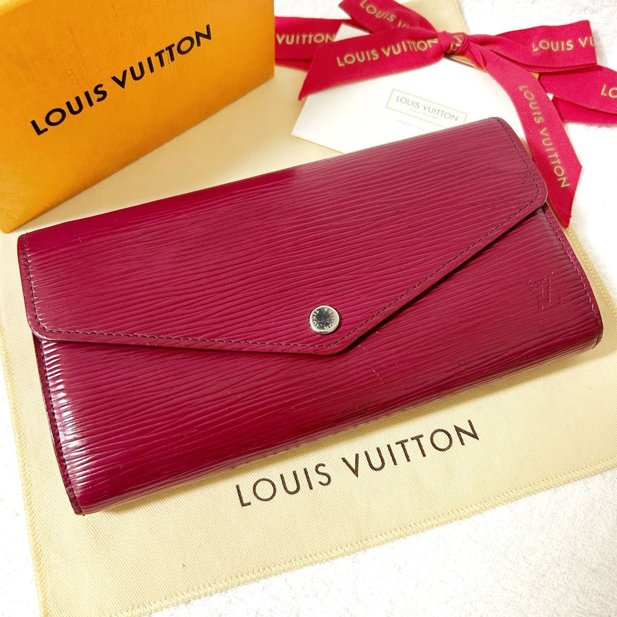 ルイヴィトンエピ フューシャ ポルトフォイユ サラ 長財布 LOUIS VUITTON ルイヴィトン 長財布 エピ フューシャ ポルトフォイユ