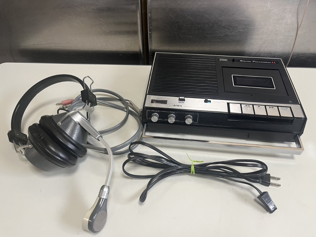 希少AIWA HP-18と HP-17マイク付きヘッドフォン 希少AIWA HP-18と HP-17マイク付きヘッドフォン（小寺信良の週刊