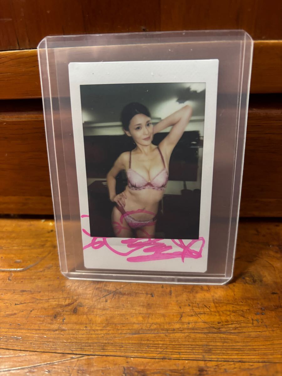 橘メアリー　写真集　grace 直筆サイン入りチェキ　c 橘メアリー 写真集 grace 直筆サイン入りチェキ d - メルカリ