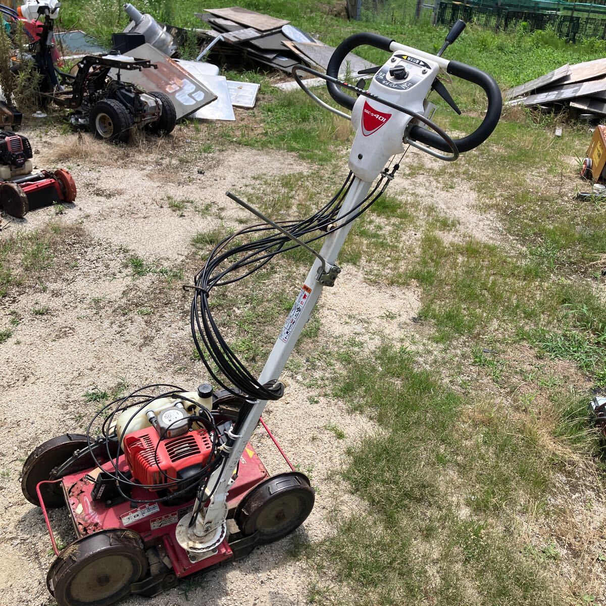 クボタ 畦畔草刈機 GC602 自走式草刈機