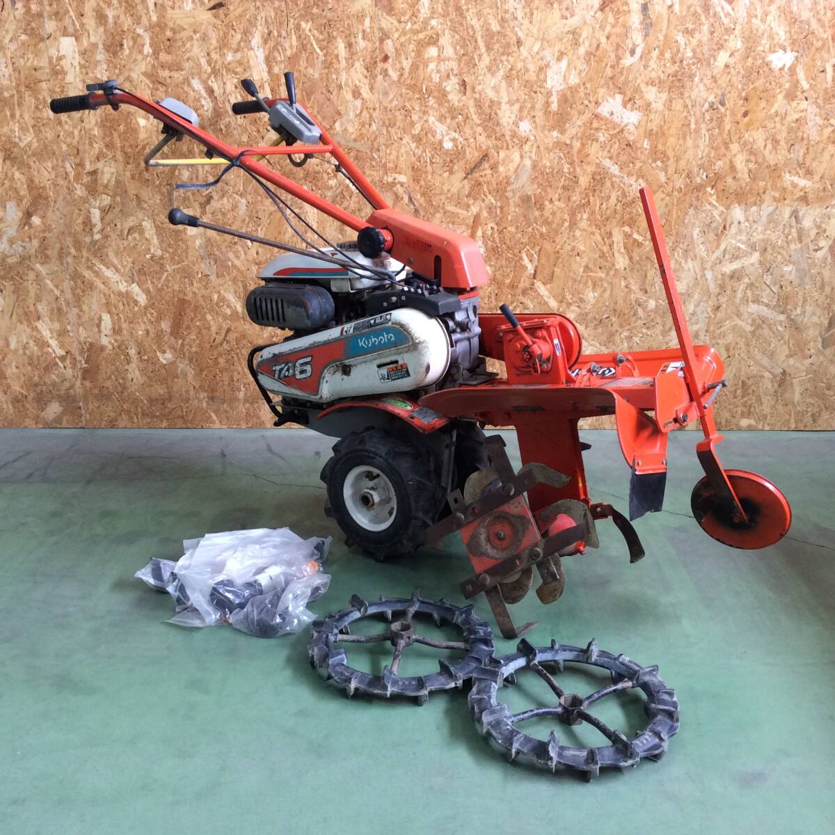 クボタ耕運機　TR6000　エンジン快調　タイヤ交換 クボタ耕運機 TR6000 エンジン快調 タイヤ交換