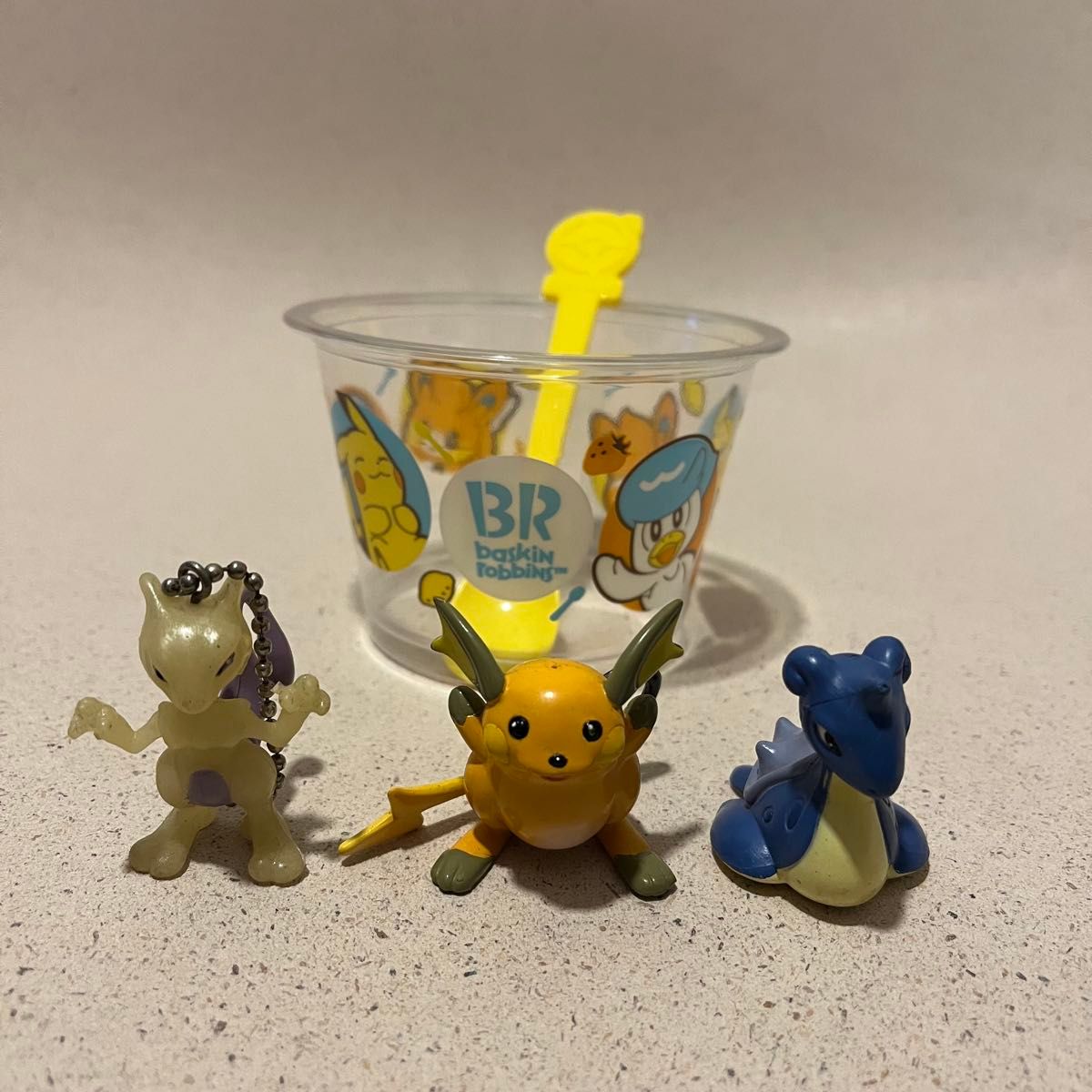 ポケモンセンター+レトロ ピカチュウまとめセット ぬいぐるみ