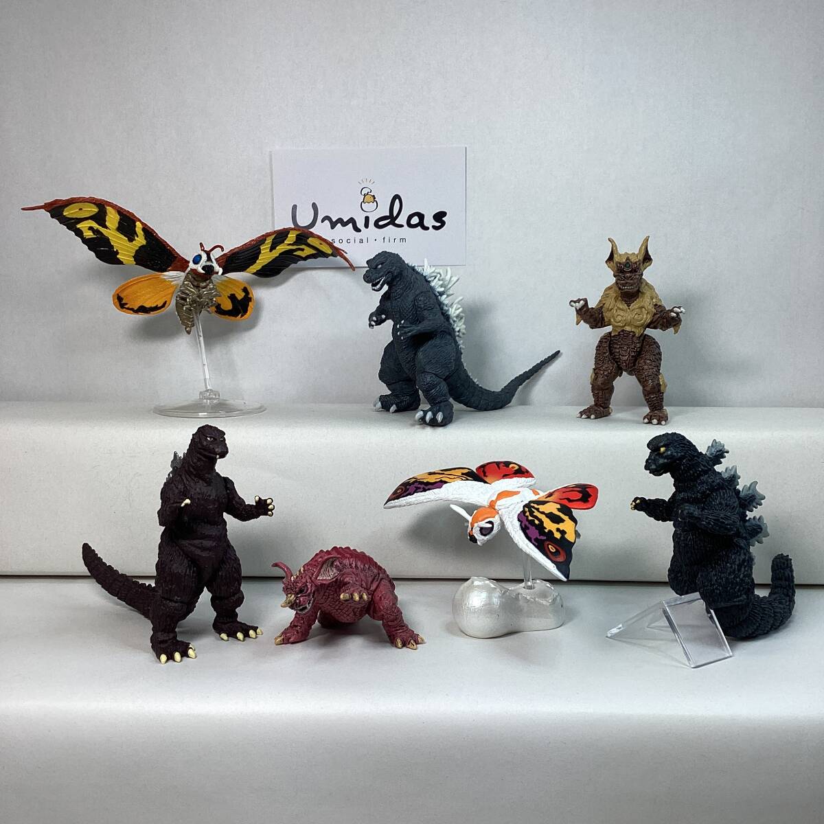 ゴジラ フィギュア 3体まとめ売り Amazon.co.jp: バンダイ(BANDAI) S.H.モンスターアーツ ゴジラ