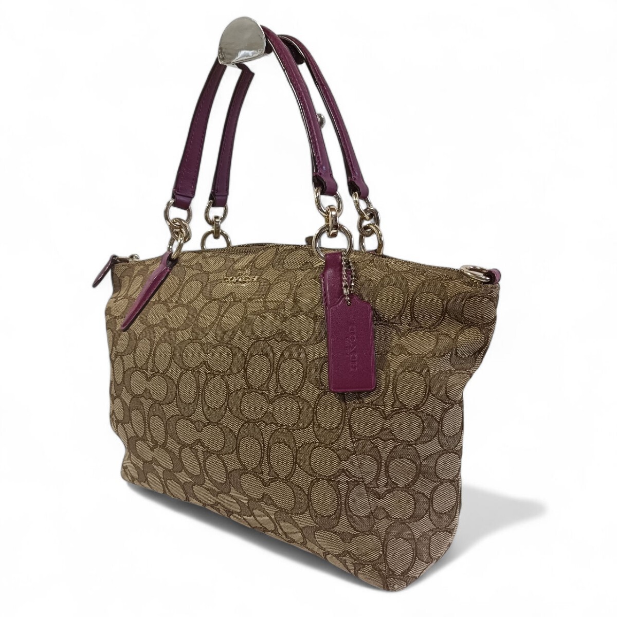 美品★COACH コーチ トートバッグ 肩掛け シグネチャー ブラウン チャーム タイムセール！未使用に近い】COACH コーチ トートバッグ 肩掛け
