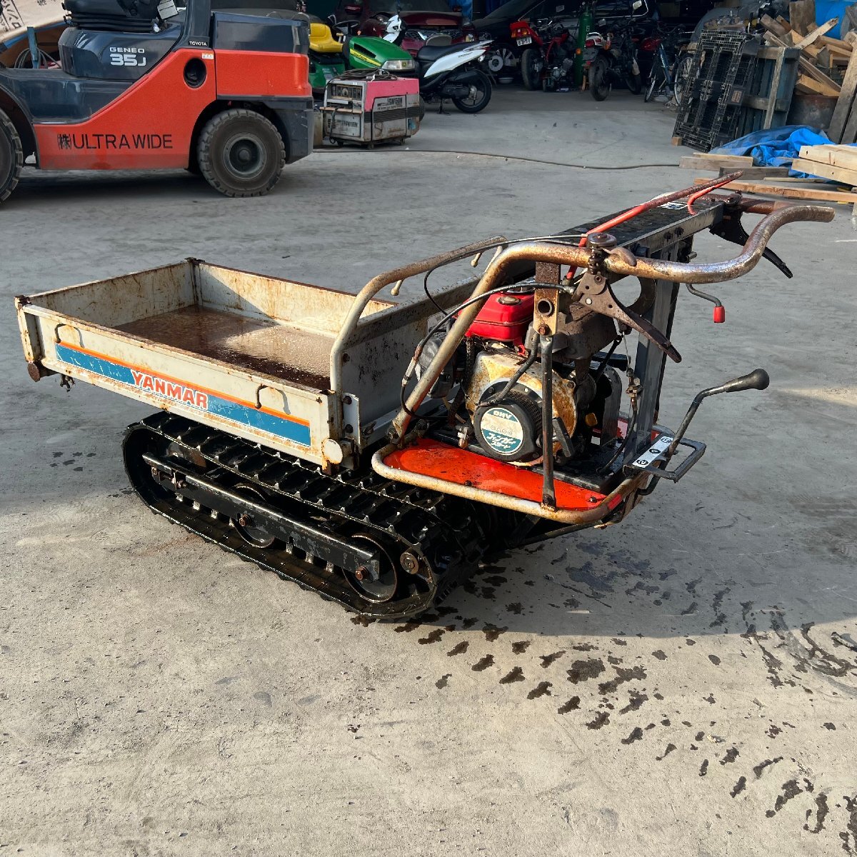 人気定番，大得価 兵庫 ヤンマー 運搬車 NC13 直接引取限定 最大3.6馬力 リコイル式 ガソリン 最大積載量約300kg クローラ式 ■3925062662直