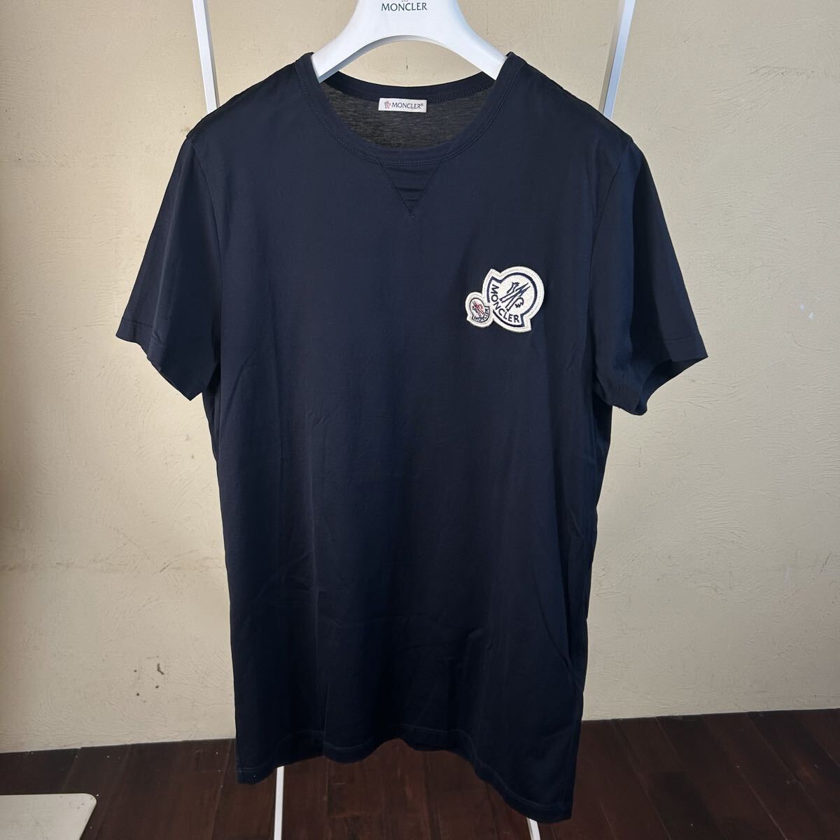 人気☆ MONCLER ワッペン Tシャツ ネイビー S 国内正規品 3S763 | Shop 