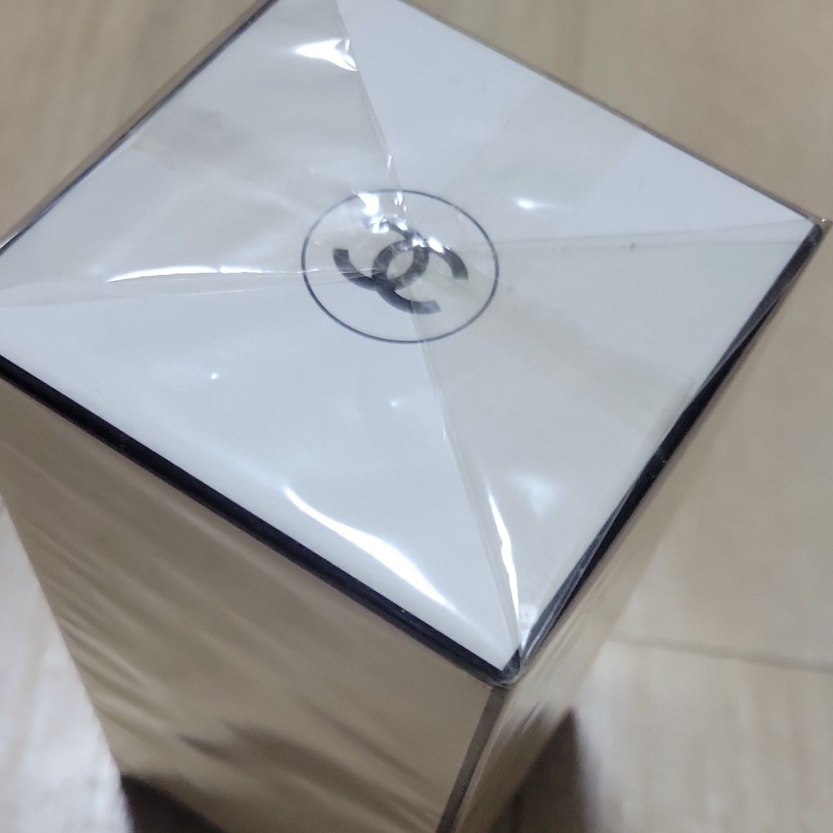 希少 限定 ほぼ未使用】 シャネル No.5 オードゥ パルファム スノウ