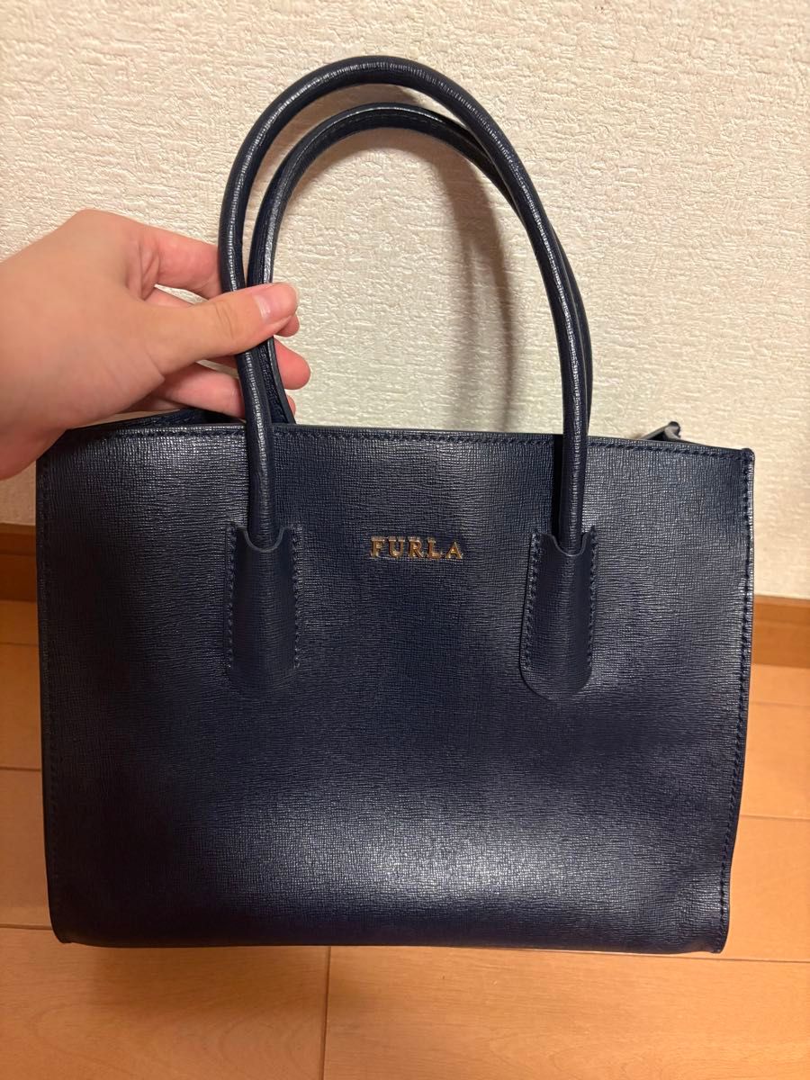 FURLA（エナメル ・ トートバッグ）のフリマアイテム一覧 フルラ FURLA 