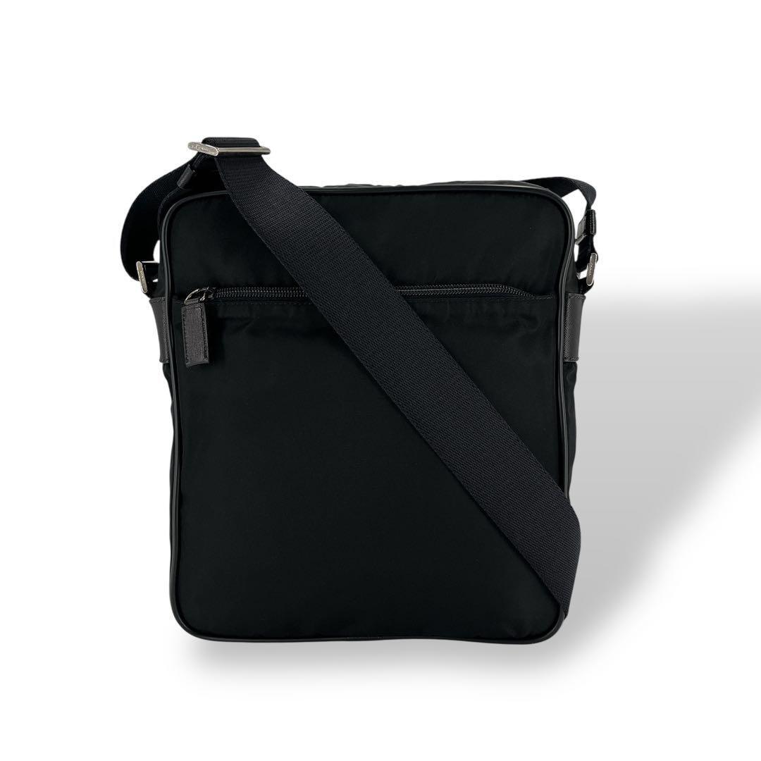 プラダ カメラバッグ 三角ロゴ ブラック ギャランティカード付属 PRADA