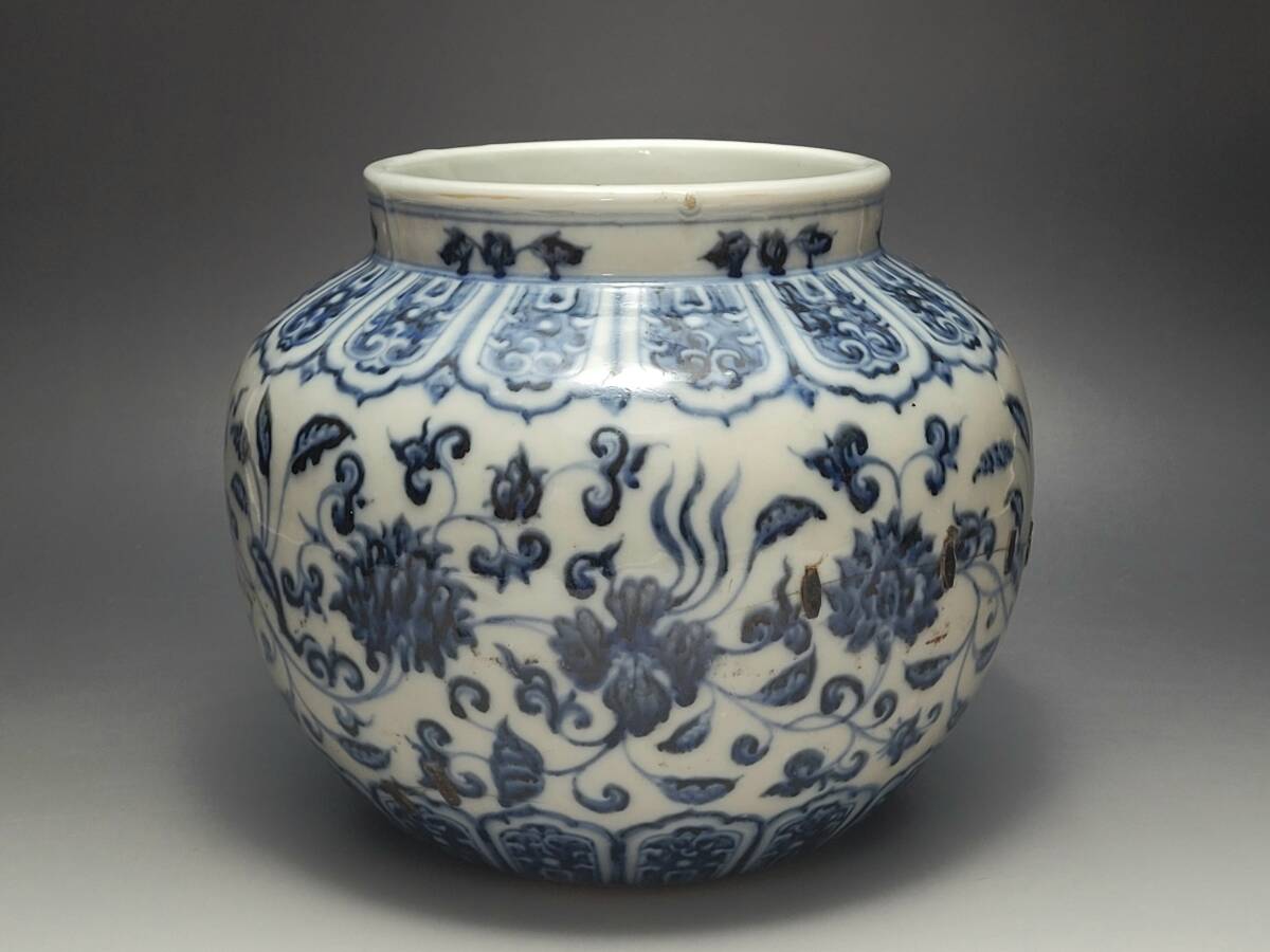 中国明時代染付(青花)花瓶 中國 明時代 青花 / 染付枝花文花瓶