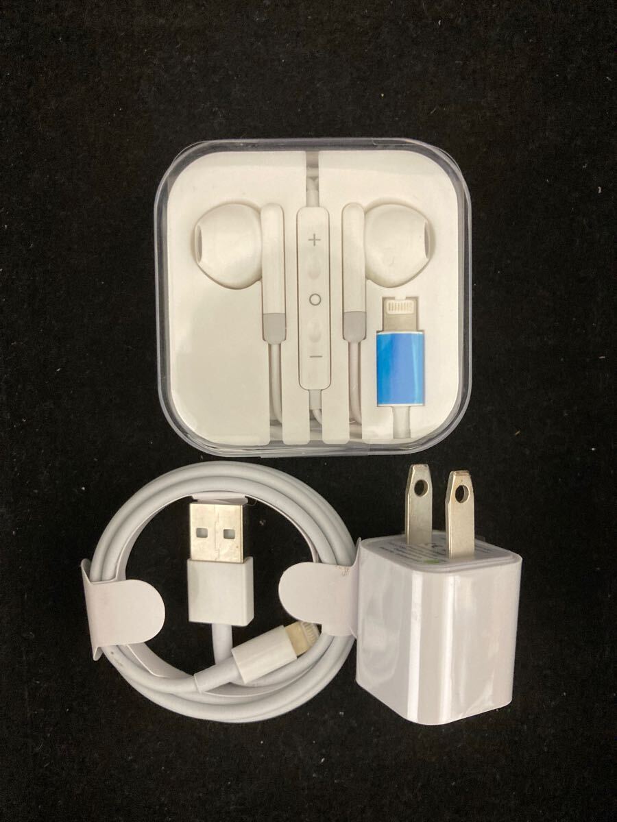 ☆新品未使用☆iPhone11☆純正イヤホン ライトニングケーブル AC apple純正充電器ACアダプターイヤホンライトニングケーブル