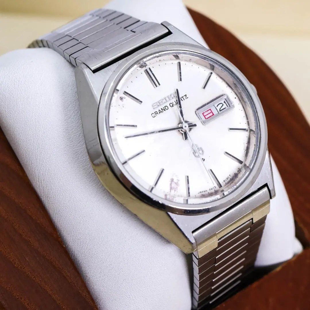 稼働 SEIKO GRAND QUARTZ 腕時計 デイデイト 2407 稼働 SEIKO GRAND QUARTZ 腕時計 デイデイト 2407
