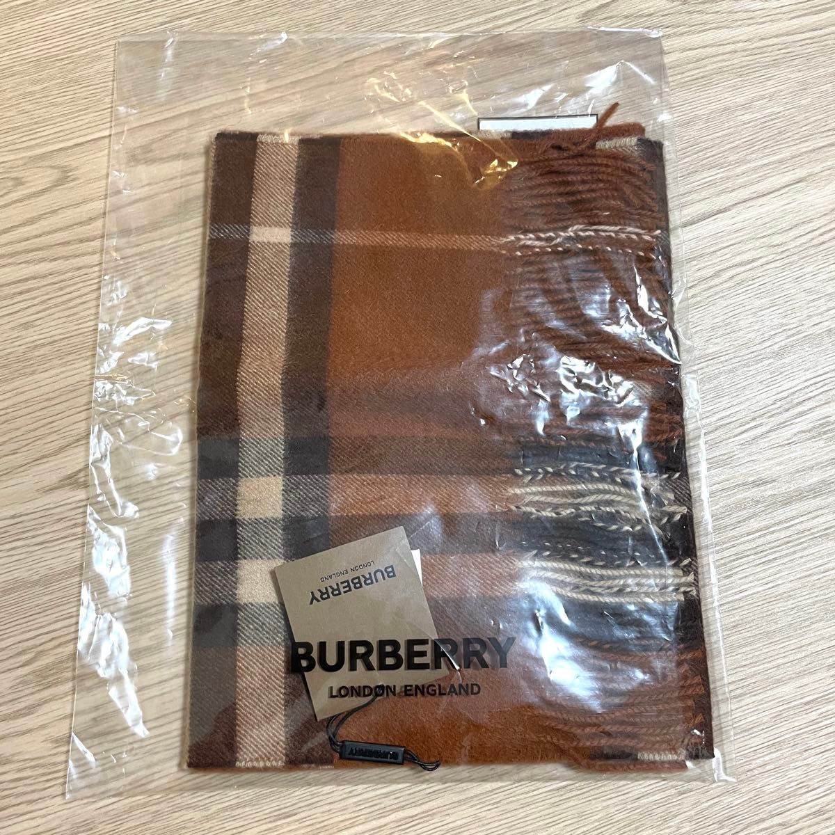 バーバリーロンドンBURBERRY LONDONマフラー ストール ショール スカーフベージュ無地カシミヤカシミア100％縦121 バーバリーロンドンBURBERRY LONDONマフラー ストール ショール