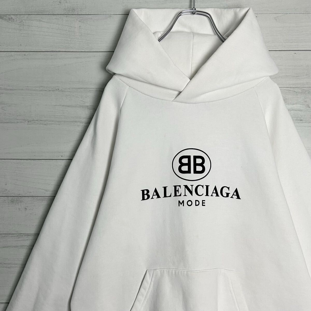 美品】 BALENCIAGA バレンシアガ パーカー ブラック バックロゴ 