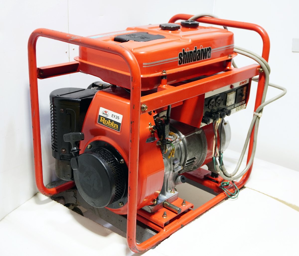 101【送料無料】新ダイワ shindaiwa エンジン三相発電機 EGY6000TE-A 