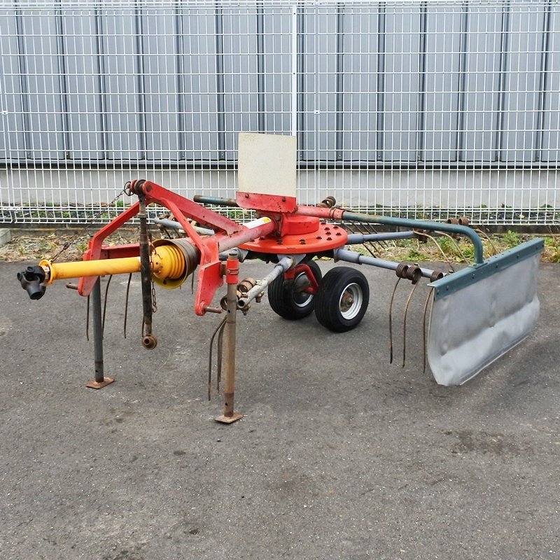 牧草反転機