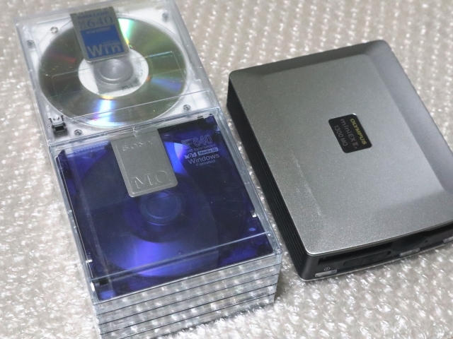 1.3GB対応 MOドライブ オリンパス TURBO mini MO133U4 ASCII.jp