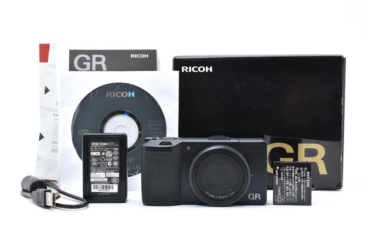 ☆チャージャー欠品☆動作未確認☆ リコー RICOH R8 バッテリー付き 