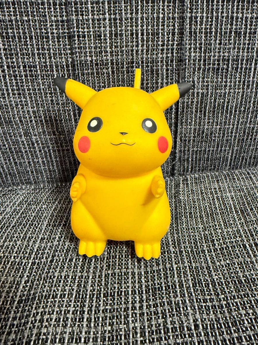 レトロ　ピカチュウ等　おまとめ　歴史　レア品② ポケモン リヤドロ×ポケモン「ピカチュウ イーブイ」の陶器オブジェ、草花の中 & その他