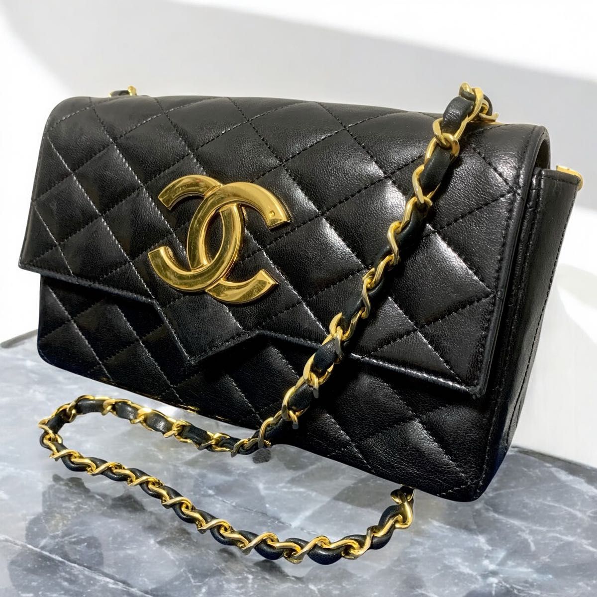 シャネル Chanel チェーン ショルダーバッグ VIP ギフト | Shop at