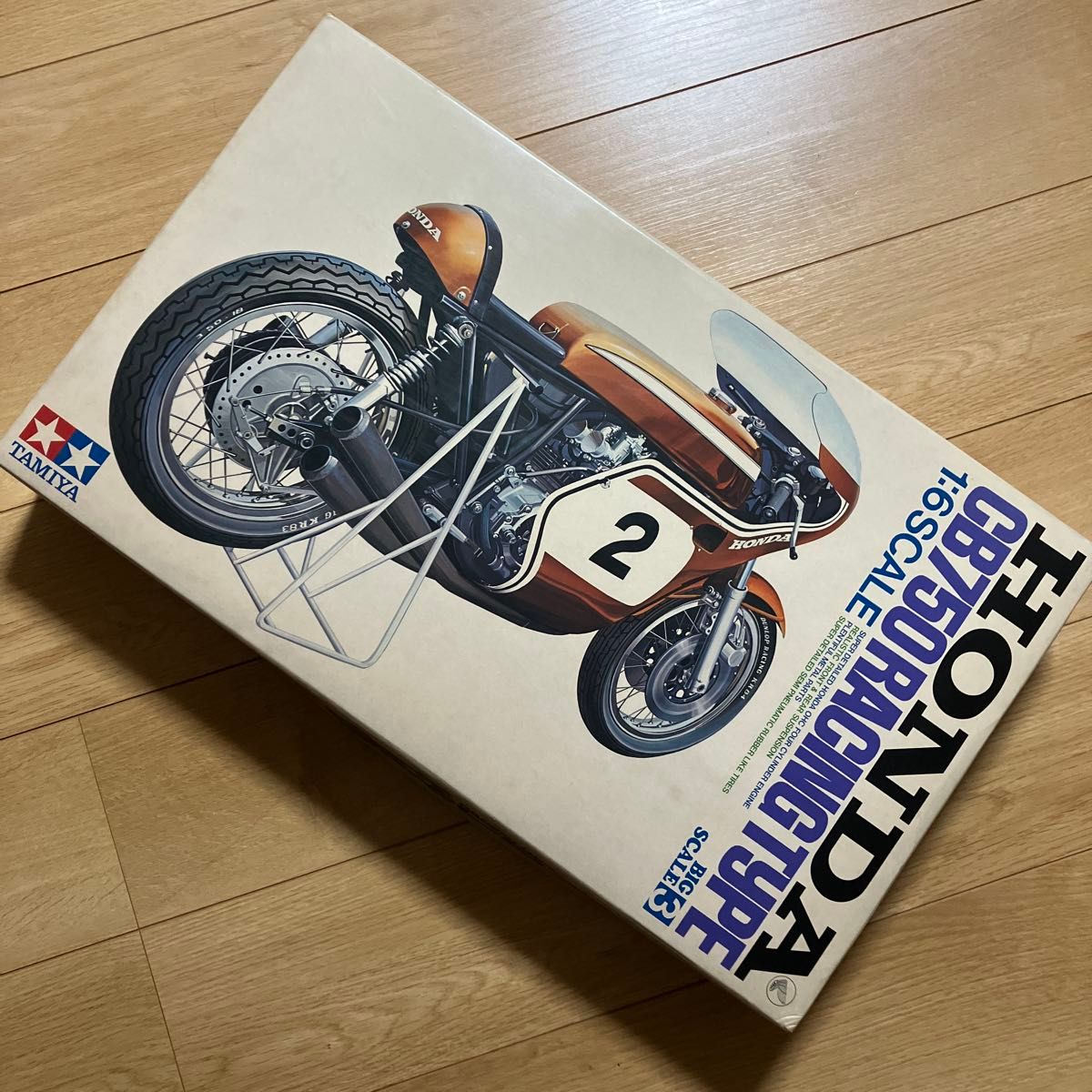 ミニチャンプス MINICHAMPS 1/6 スケール ホンダ CB750 レッド