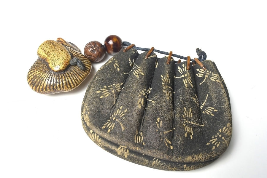 時代 堤物 根付 鹿角 老人 筆 仙人 人物 彫刻 提げ物CM259 時代 堤