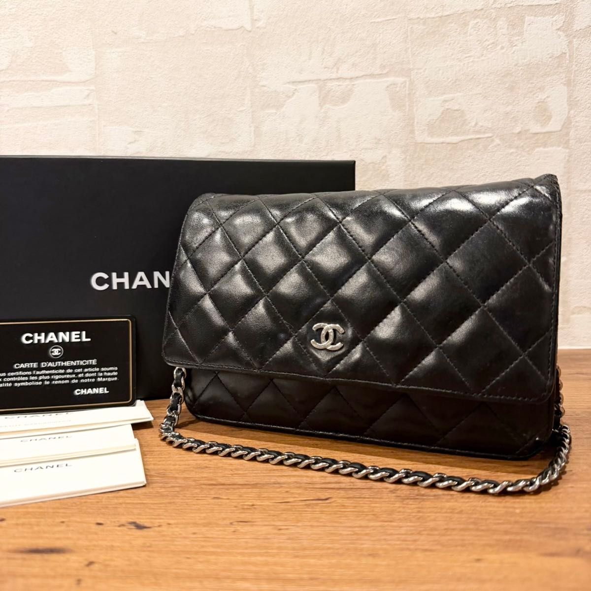 シャネル Chanel チェーン ショルダーバッグ VIP ギフト | Shop at