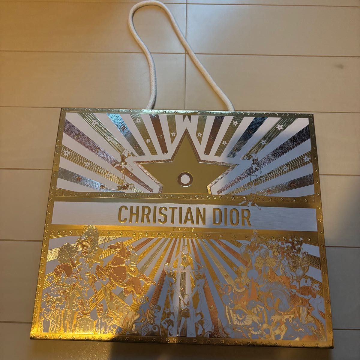 ディオール クリスマスホリデー限定デザイン ギフトボックス