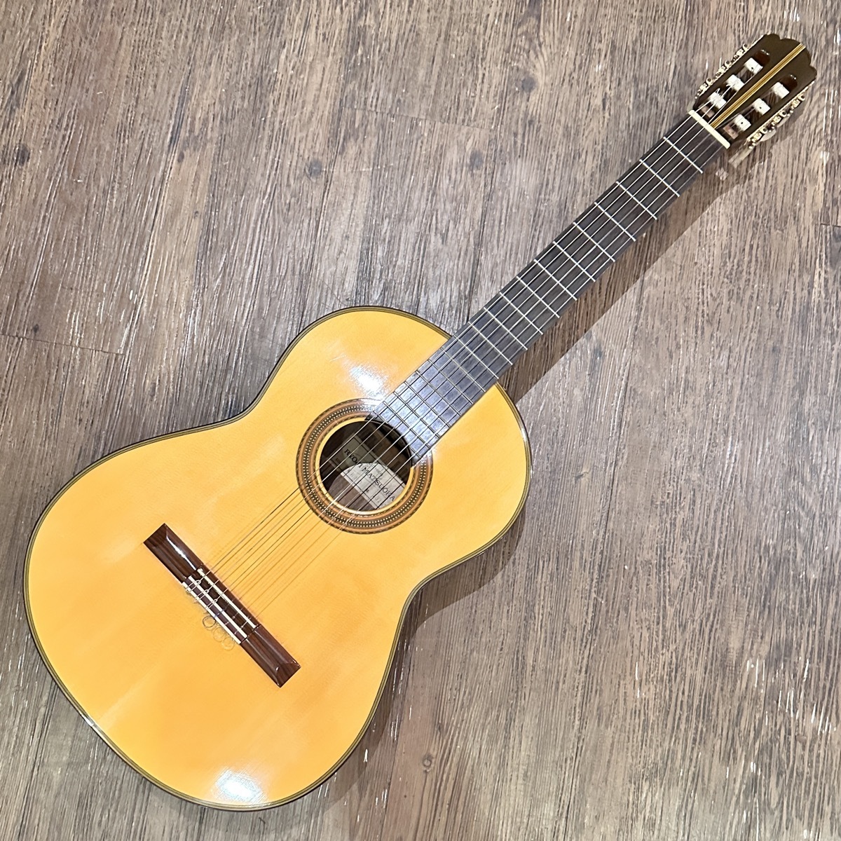 レア　希少品　 クラシックギター　武内瑞弘 手工品 　特70　ハードケース付き　ヴィンテージ　 希少 レア クラシックギター 武内瑞弘 手工品 ハードケース付