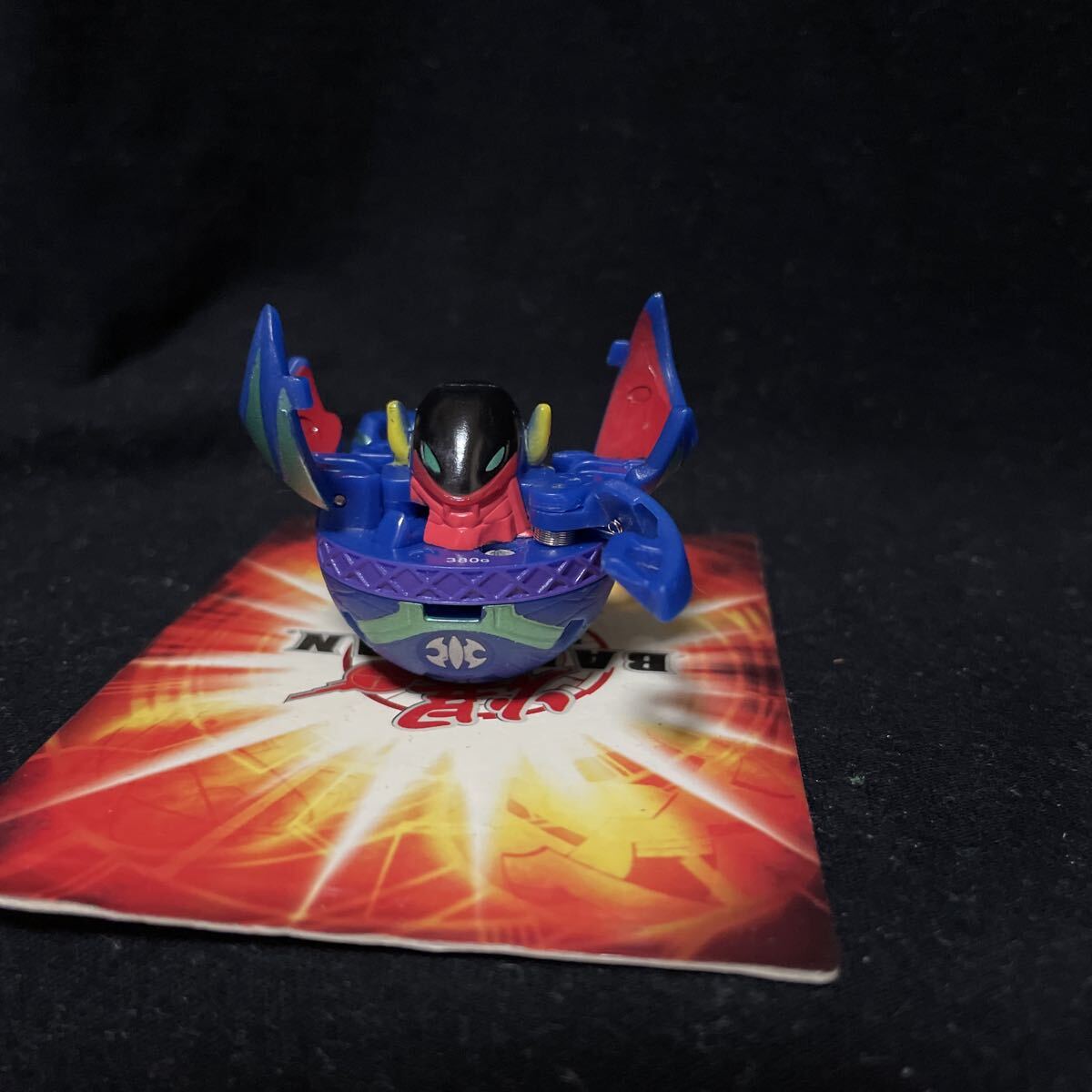 バクガン 変形フィギュア ホワイト 爆丸 バクガン ホワイト×ブルー×ゴールド 変形フィギュア | Shop at