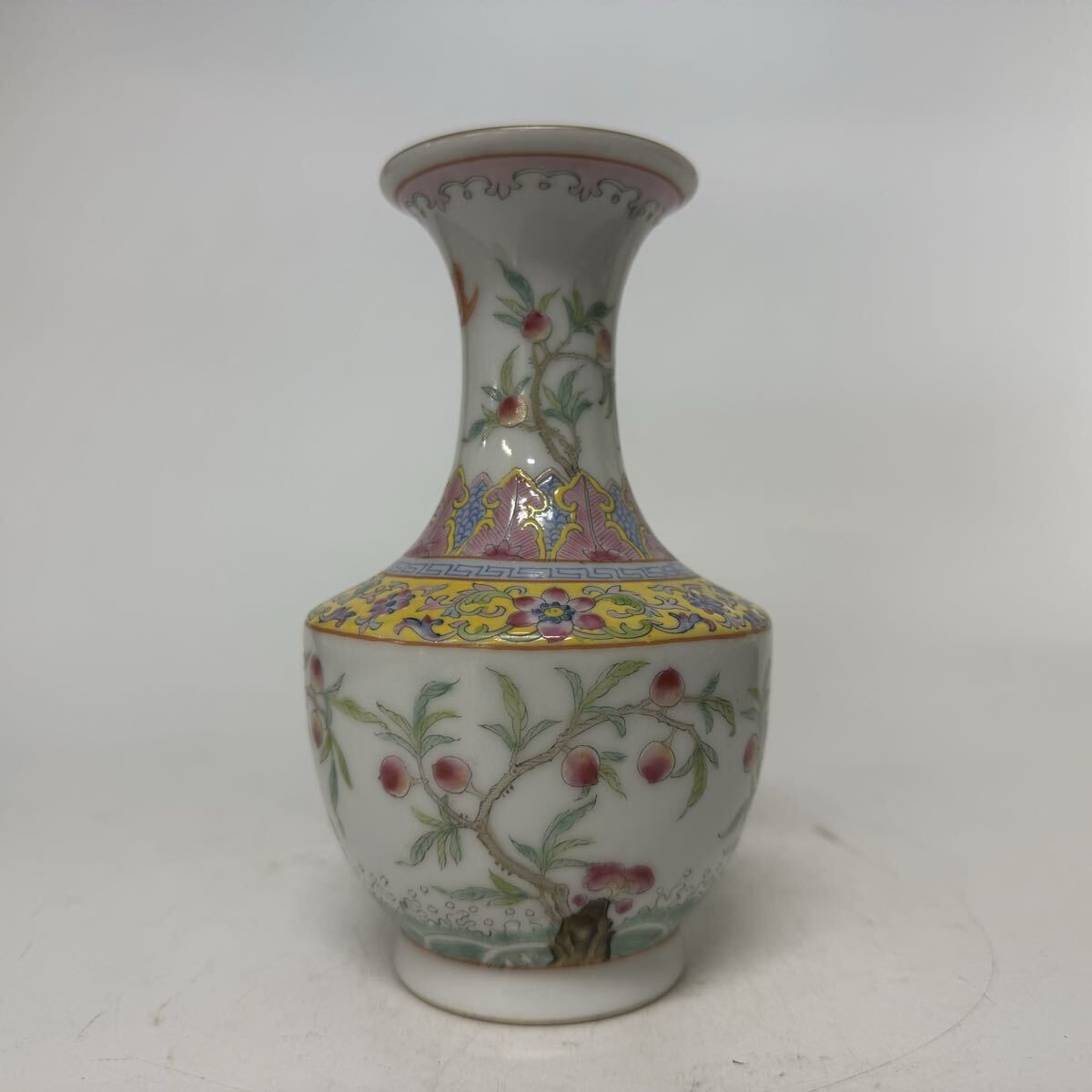 清乾隆琺瑯彩纏枝福寿紋将軍壺 景徳鎮 陶磁器 装飾品 現代工芸品 美術品 置物 清乾隆琺瑯彩纏枝福寿紋将軍壺 景徳鎮 陶磁器 装飾品 現代工芸品 美術