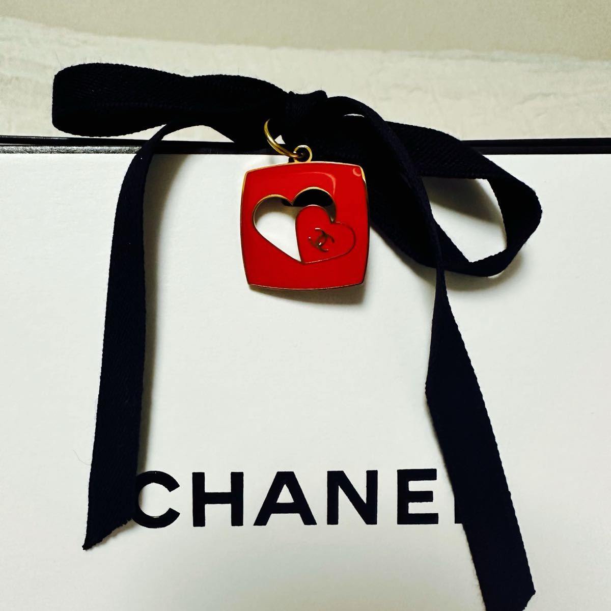 シャネル CHANEL 2026 バレンタイン レッド 限定チャーム 10個 | Shop