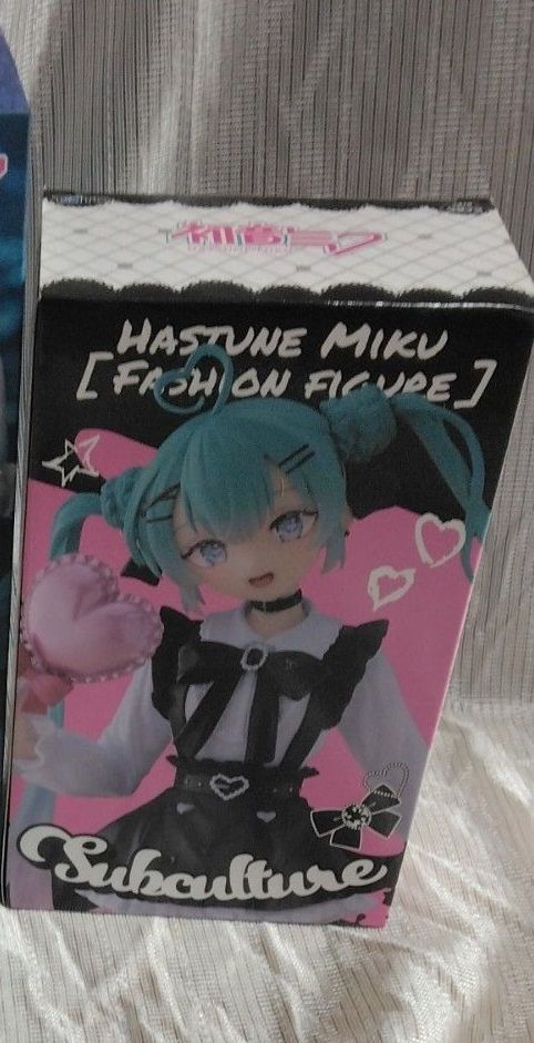 ミーニャ タペストリーセット みるふぁく C107 | Shop at JDirectItems