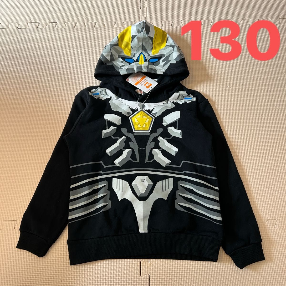 【新品】キッズ ウルトラマン ベリアル なりきり パーカー 110 【楽天市場】ウルトラマンオメガ 変身 パーカー なりきり 長袖 フード付き トレーナー 男の子 キッズ 100cm 110cm 120cm 130cm  ER8906 BANDAI バンダイ ウルトラマンシリーズ メール便は送料無料 子供服 キャラクター コスプレ ハロウィン qw510 ...