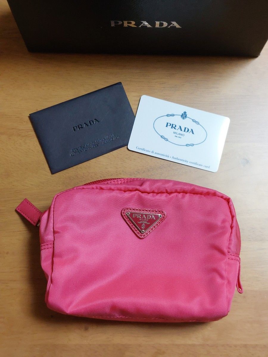 PRADA BEAUTY プラダビューティー ノベルティ ポーチ ブラック、ピンク