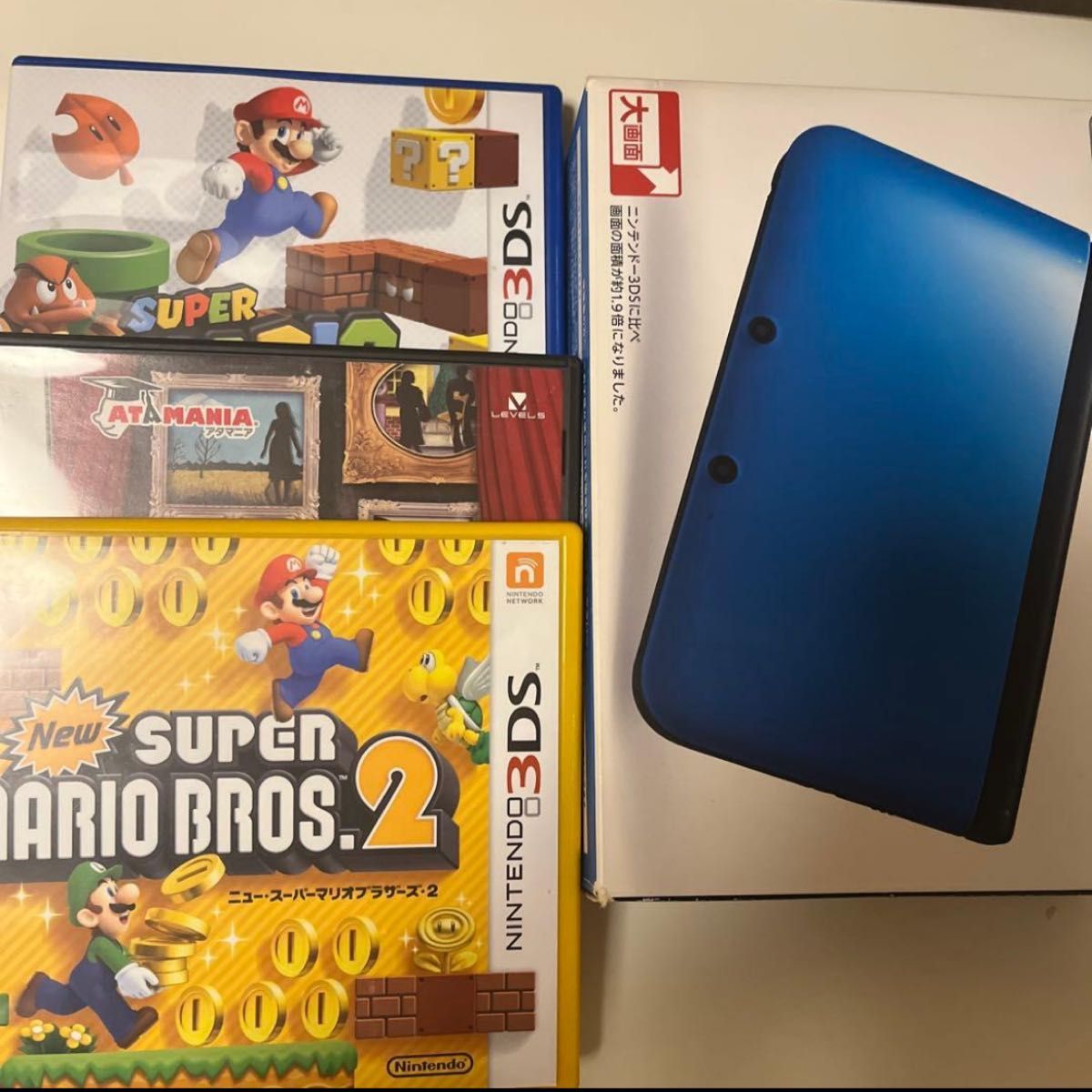 ニンテンドー3DS ホワイト 本体 充電器 ソフト3本カセットケース