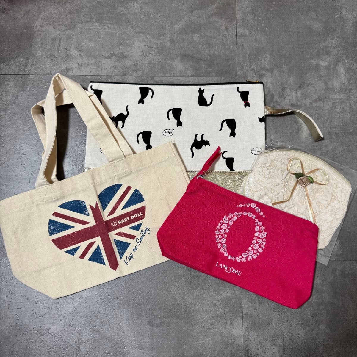 CHANEL 黒 もこもこフェイクファー ポーチ ノベルティ シャネル 激レア